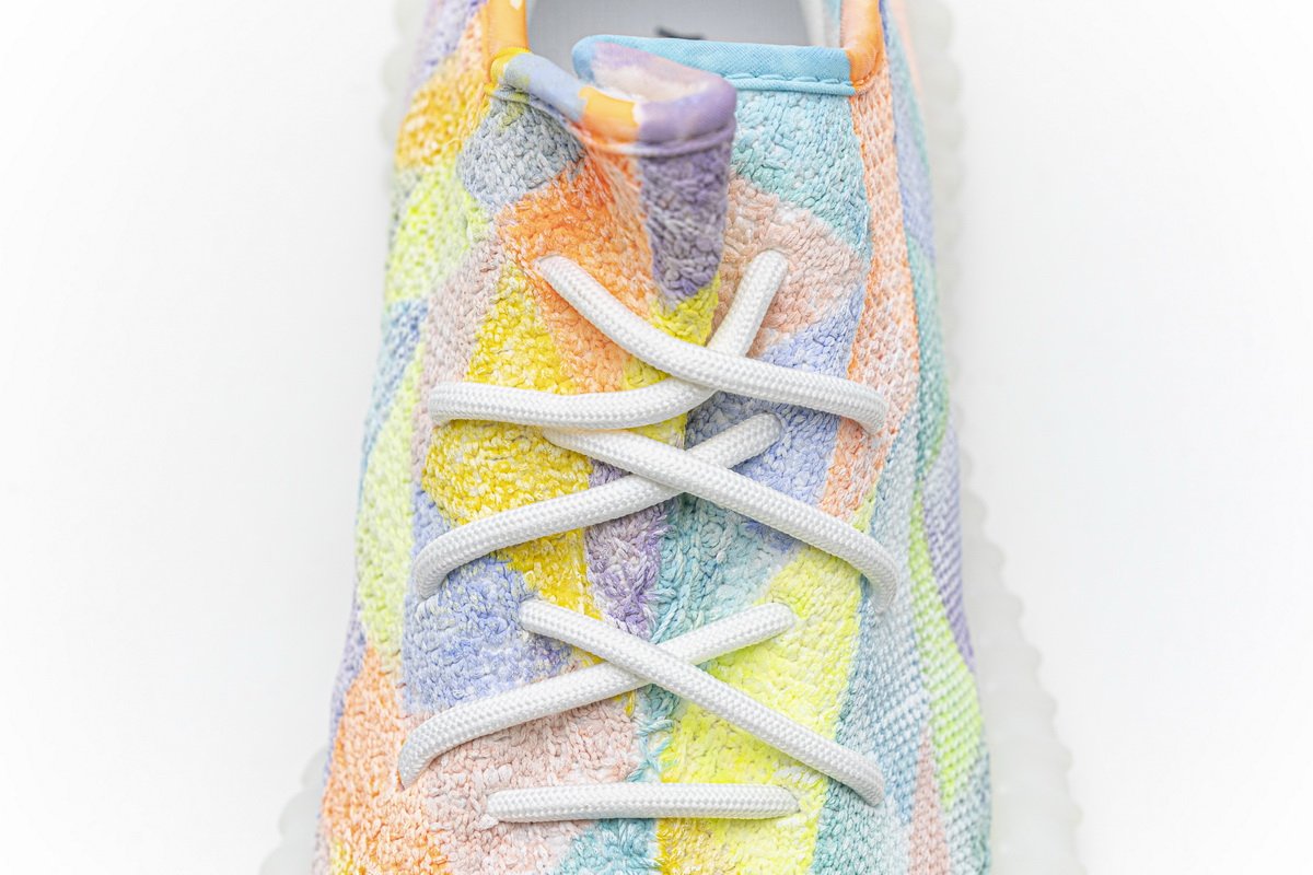 Gradient Geometry x Yeezy Boost 350 V2 - Image 9