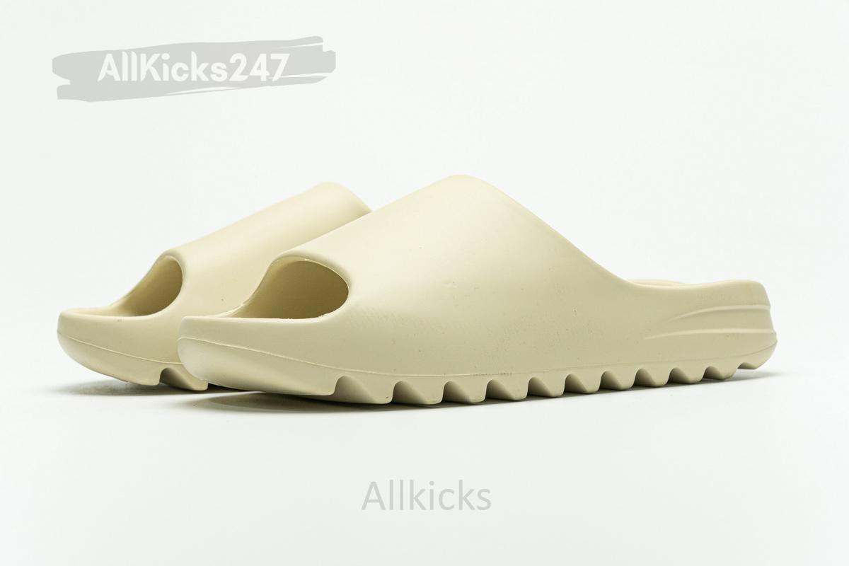 Adidas Yeezy Slide “Desert Sand” - Image 3