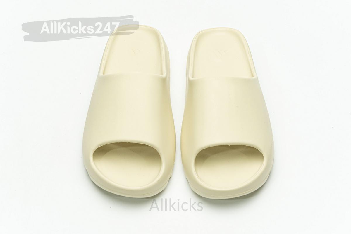Adidas Yeezy Slide “Desert Sand” - Image 4