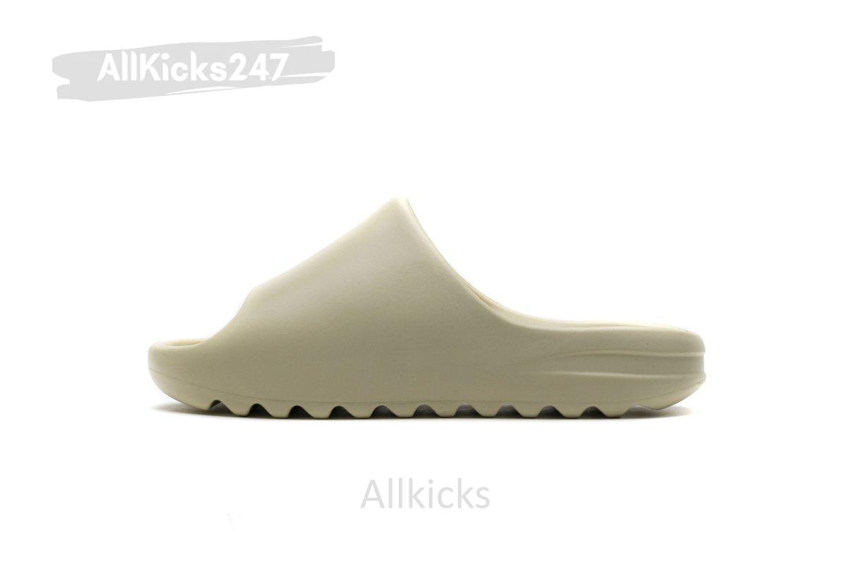 Adidas Yeezy Slide “Desert Sand”